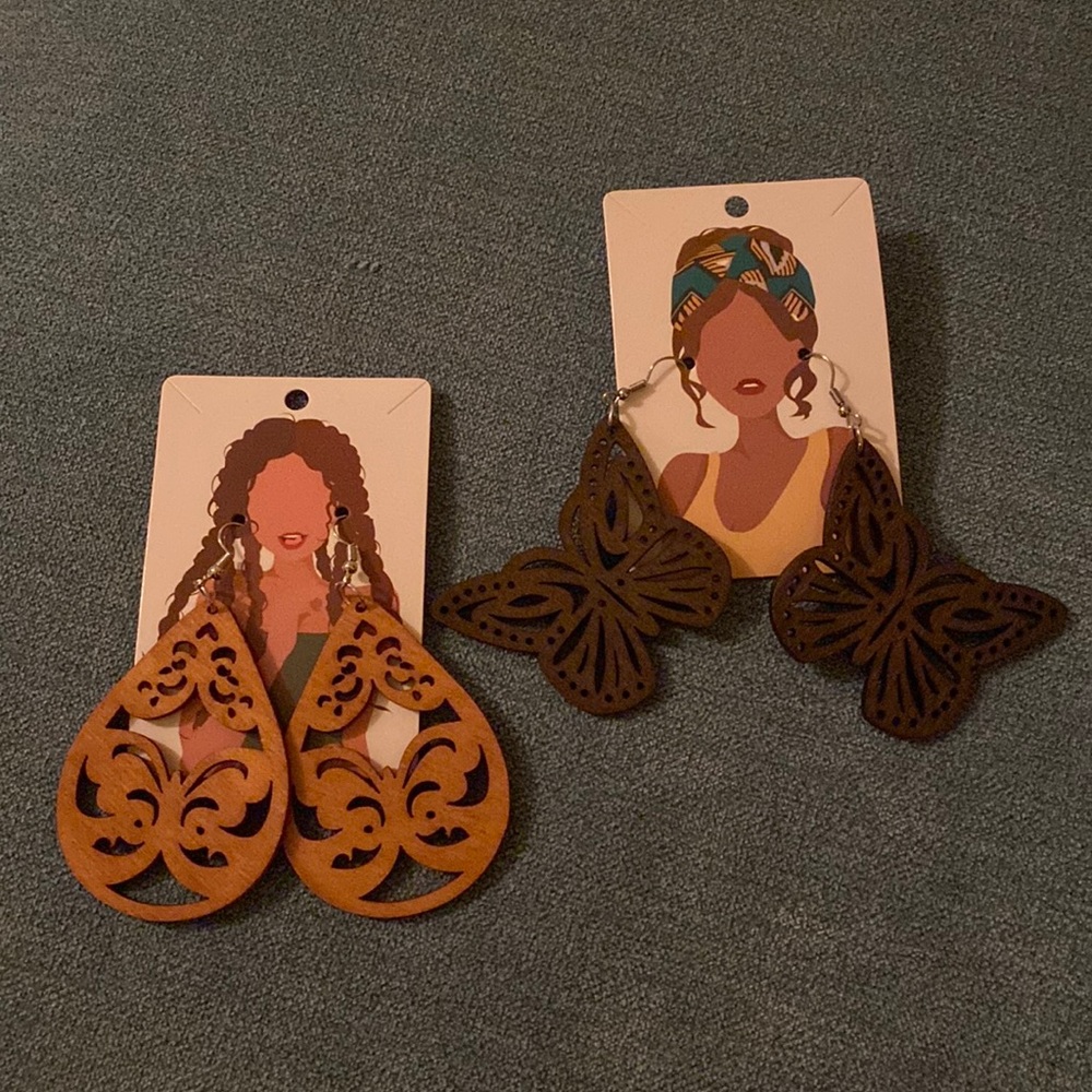 2x Lightweight  laser cut earrings dark & light with butterfly design